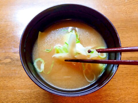 キャベツと牛蒡の味噌汁